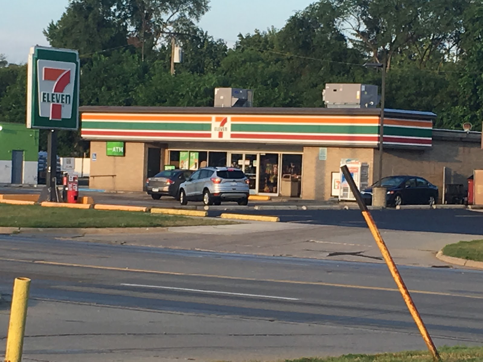 7-Eleven — photo