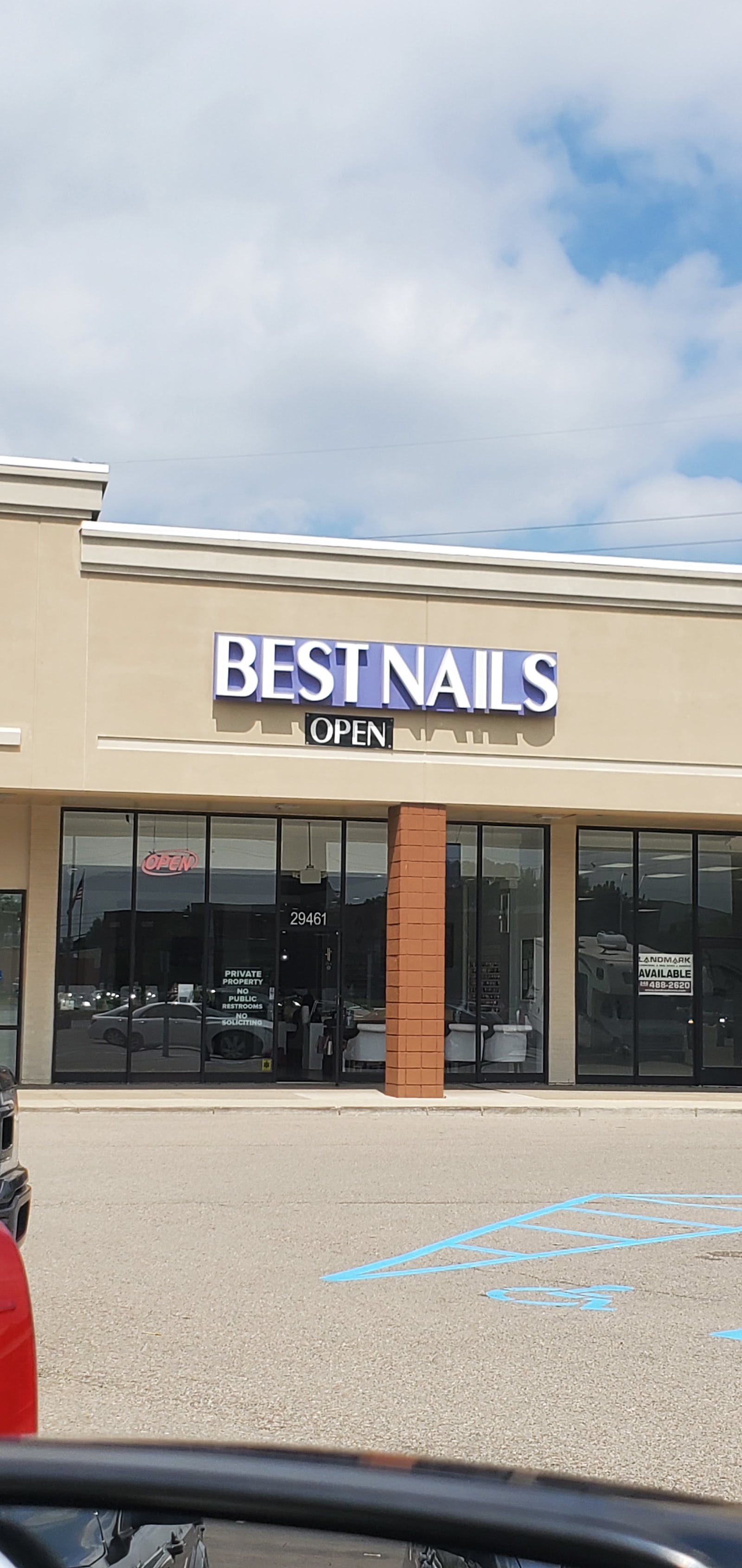 Best Nails & Spa in Madison Heights