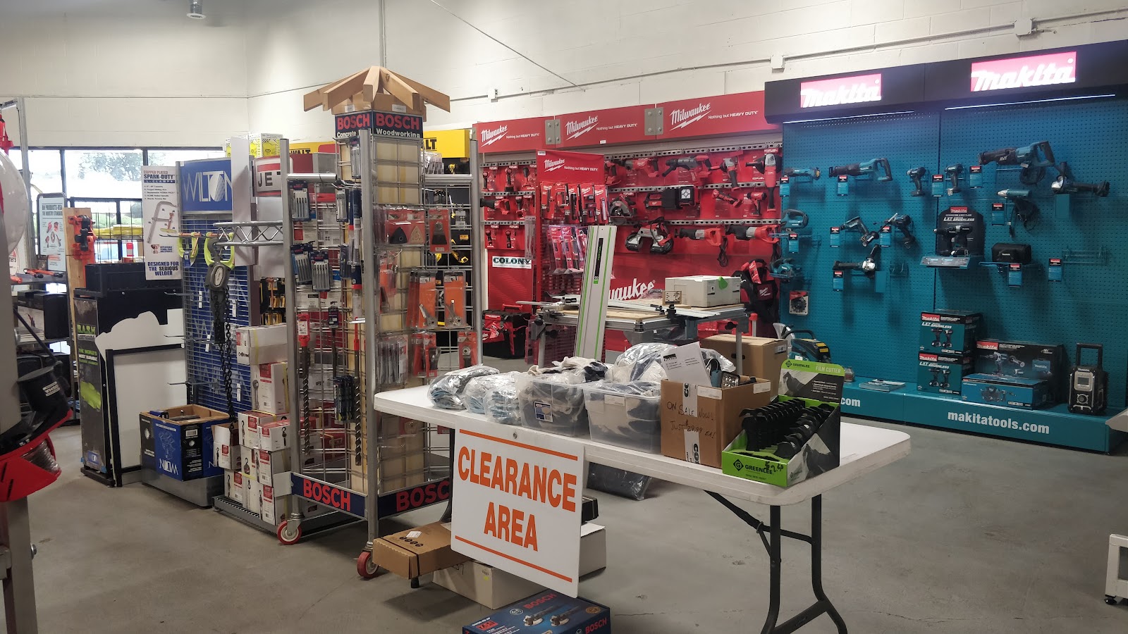 Colony Hardware in Madison Heights