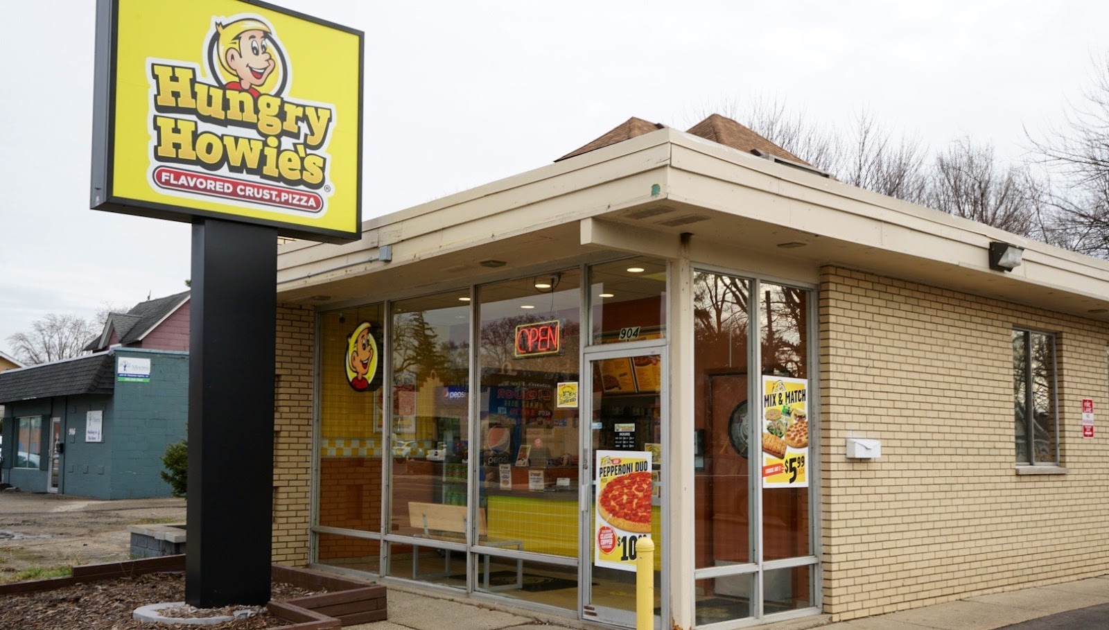 Hungry Howie's Pizza in Royal Oak