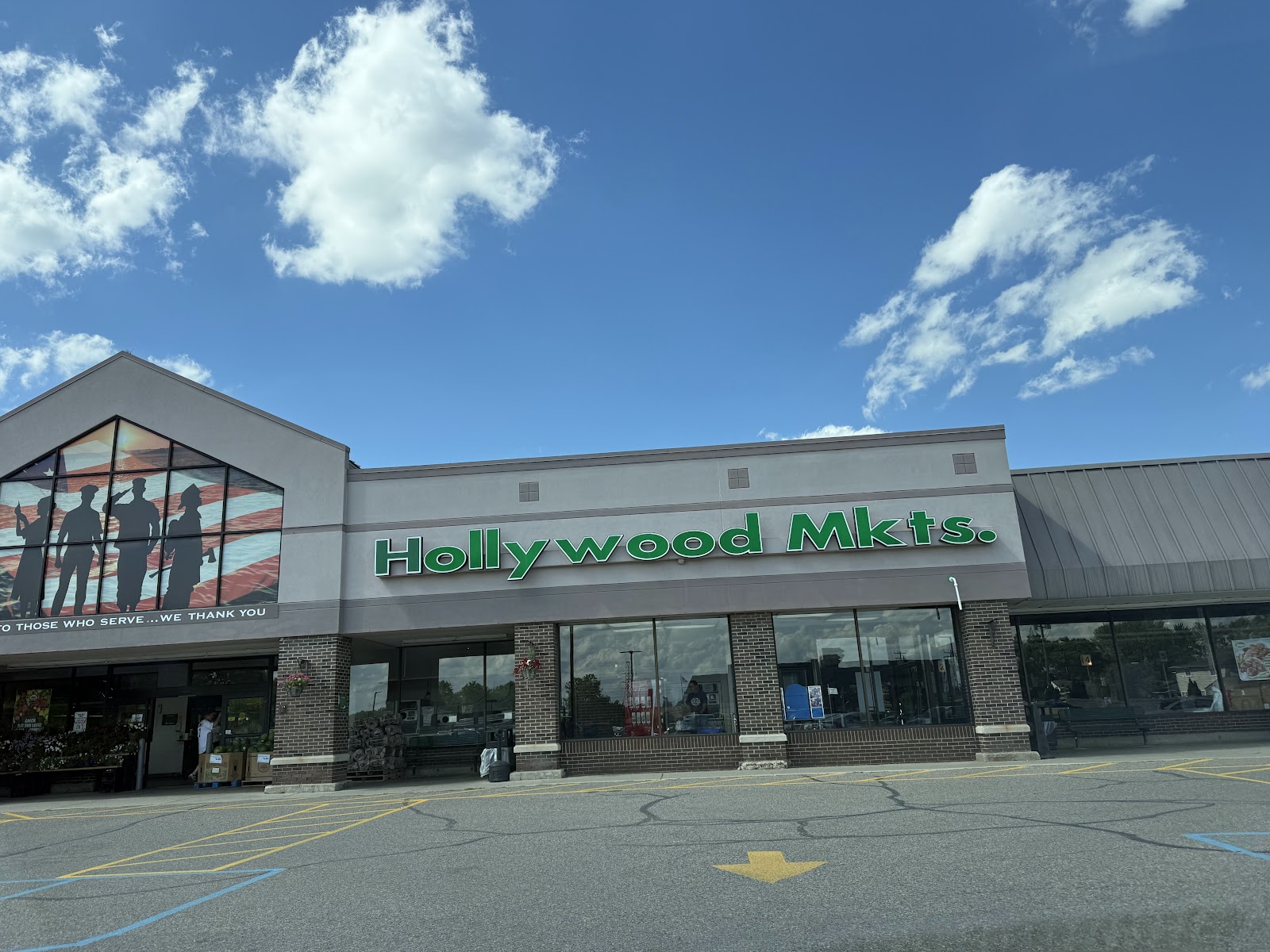 Hollywood Markets — photo