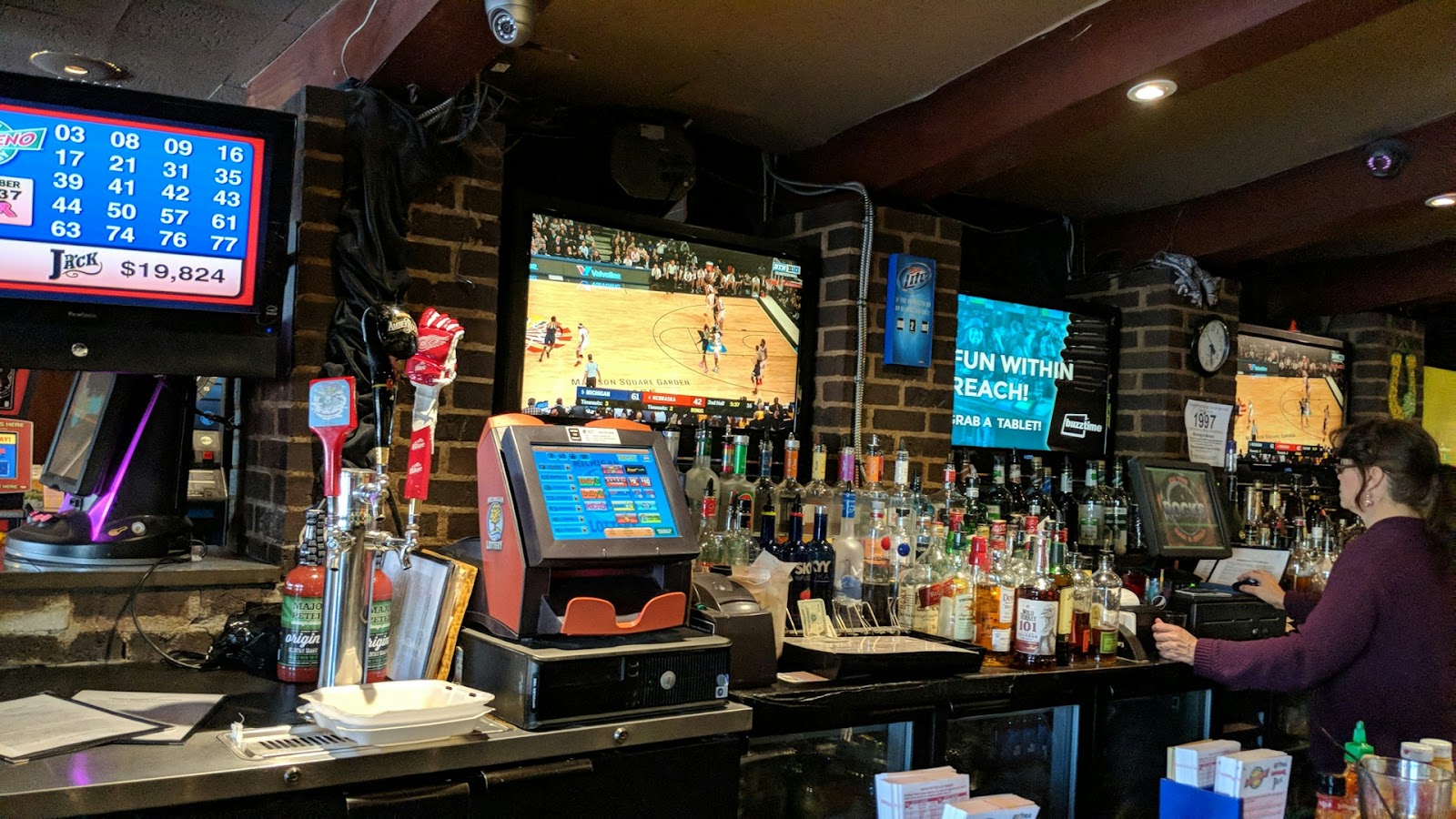 On the Rocks Bar & Grill — photo