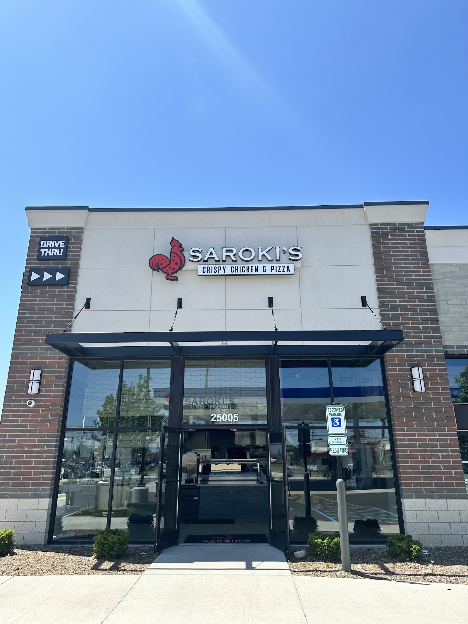 Saroki's Crispy Chicken & Pizza in Madison Heights