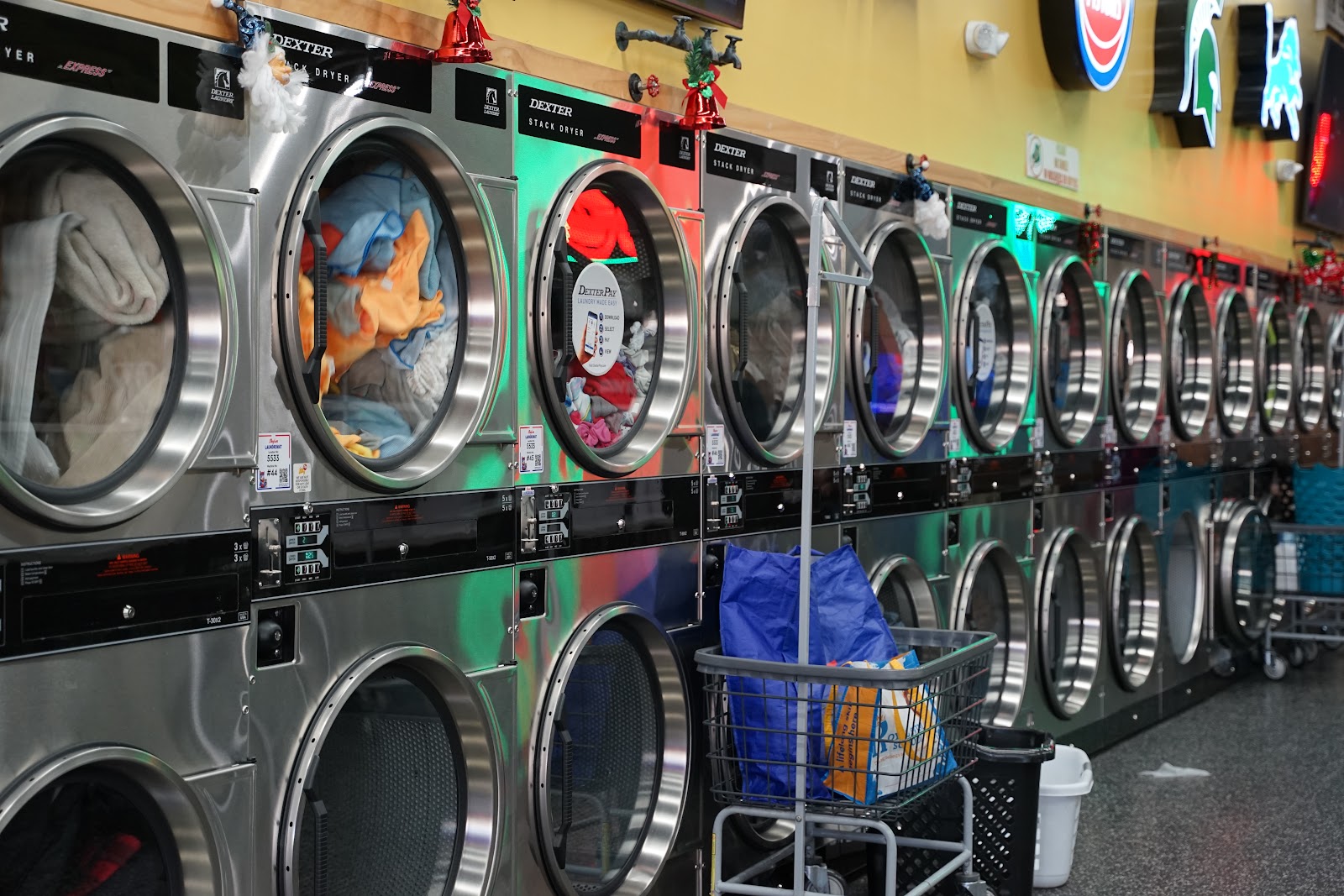 Skylar Laundromat (Madison Heights) in Madison Heights