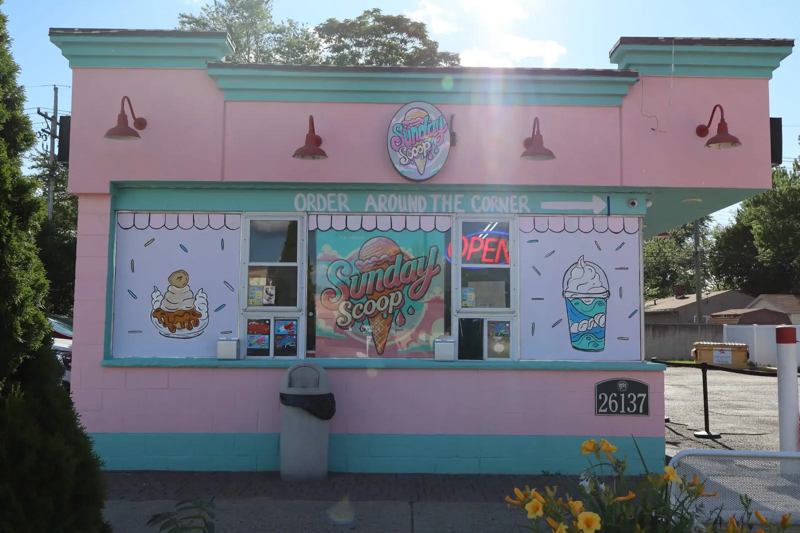 Sunday Scoop in Madison Heights