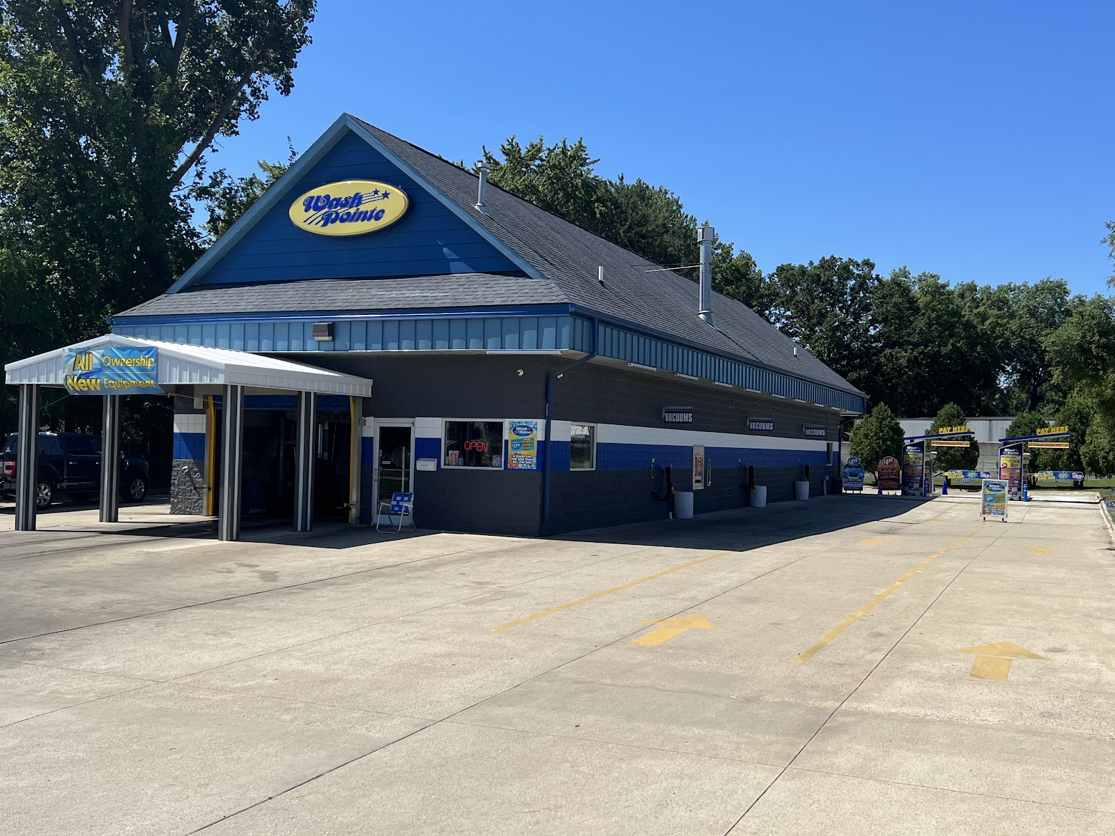 Wash Pointe Car Wash Dequindre in Madison Heights